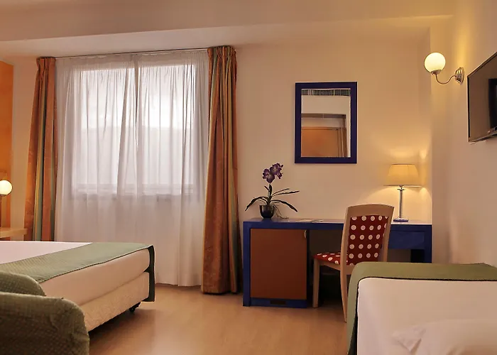 Отель Ibis Styles Vintage 4*